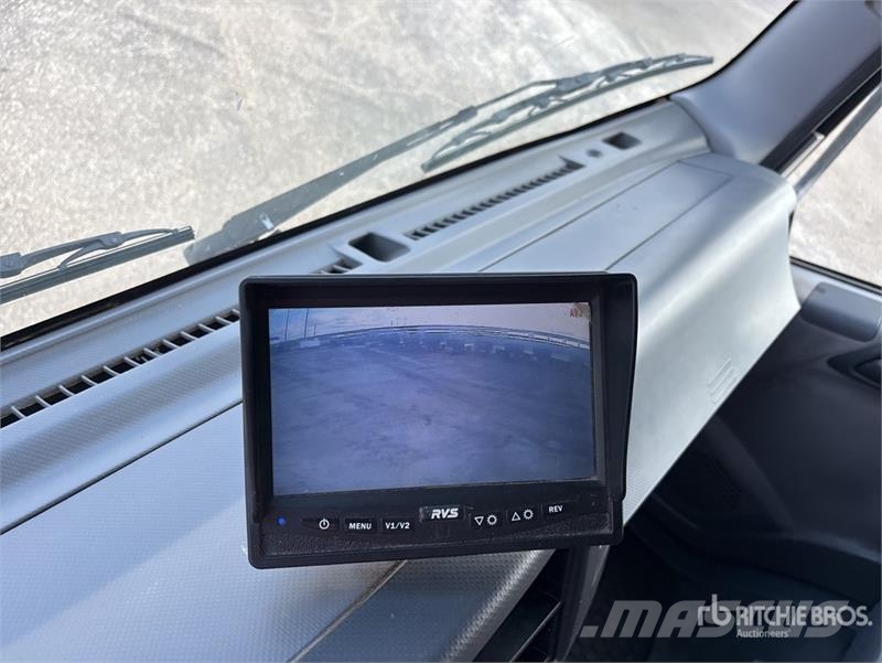 Isuzu NPR HD 4x2 Van Truck Camiones con caja de remolque