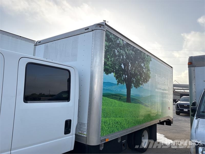 Isuzu NPR HD 4x2 Van Truck Camiones con caja de remolque