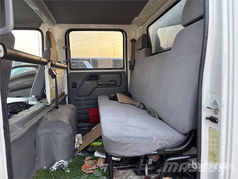 Isuzu NPR HD 4x2 Van Truck Box trucks