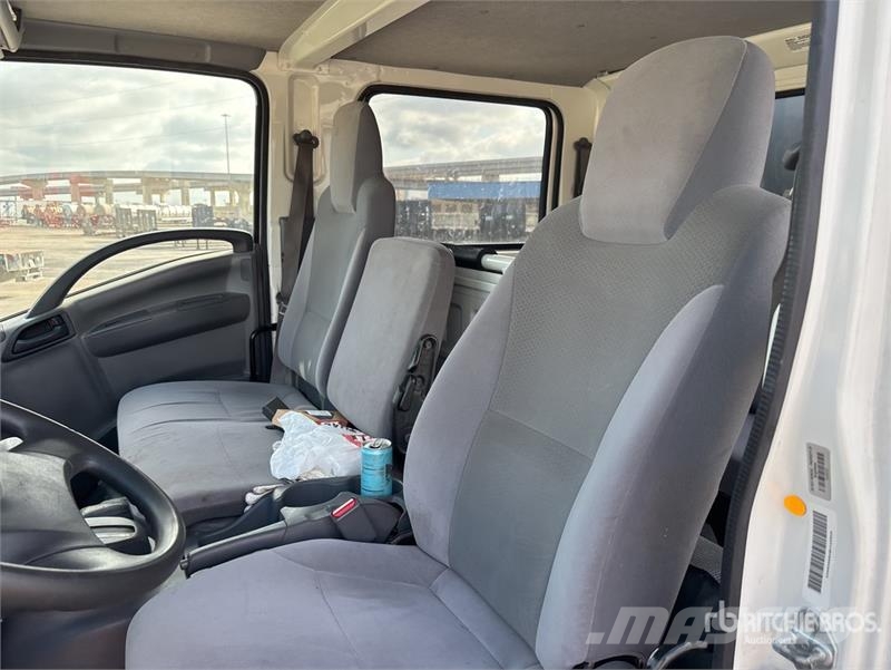 Isuzu NPR HD 4x2 Van Truck Camiones con caja de remolque
