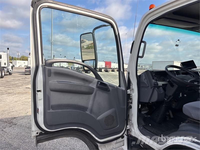 Isuzu NPR HD 4x2 Van Truck Camiones con caja de remolque