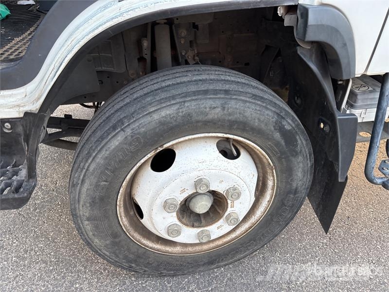 Isuzu NPR HD 4x2 Van Truck Box trucks