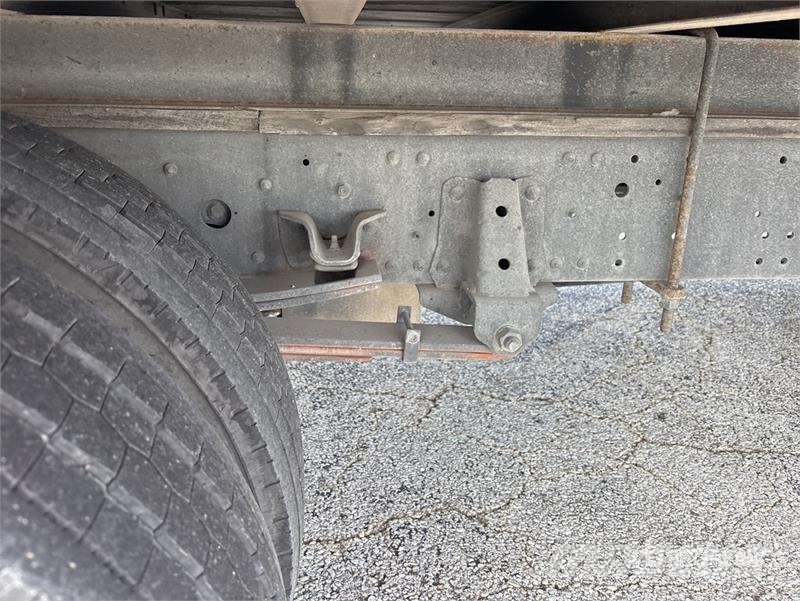 Isuzu NPR HD 4x2 Van Truck Camiones con caja de remolque