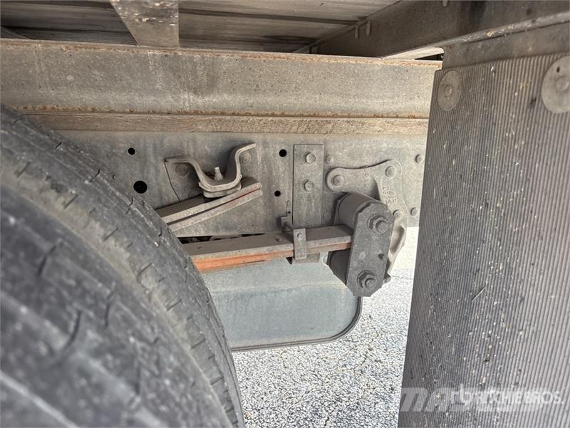 Isuzu NPR HD 4x2 Van Truck Camiones con caja de remolque