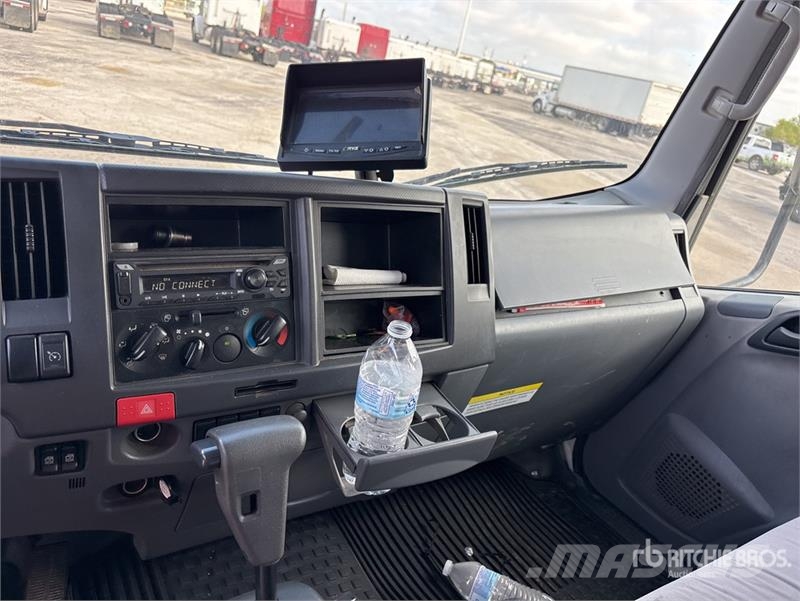 Isuzu NPR HD 4x2 Van Truck Camiones con caja de remolque