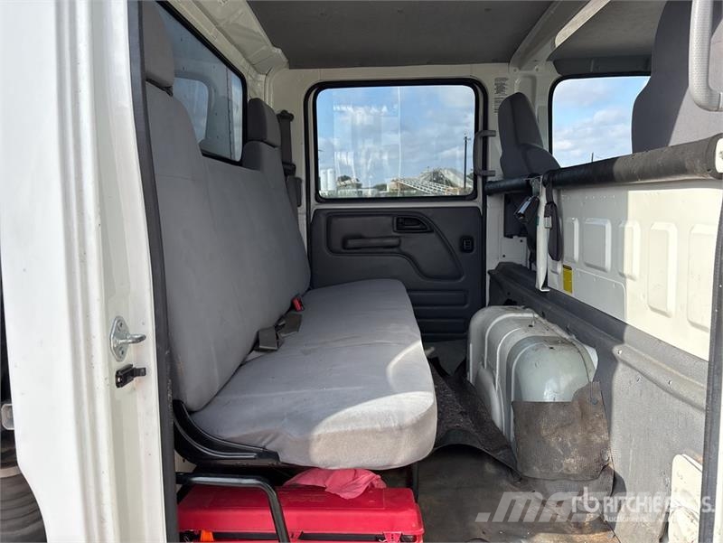 Isuzu NPR HD 4x2 Van Truck Camiones con caja de remolque