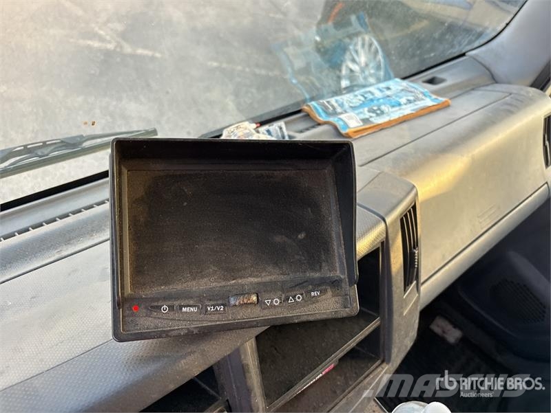 Isuzu NPR HD 4x2 Van Truck Box trucks