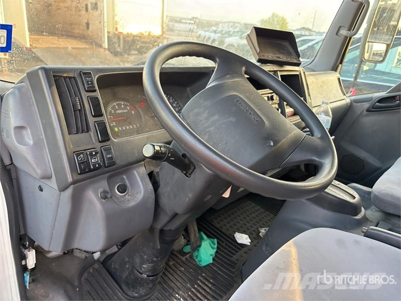 Isuzu NPR HD 4x2 Van Truck Box trucks