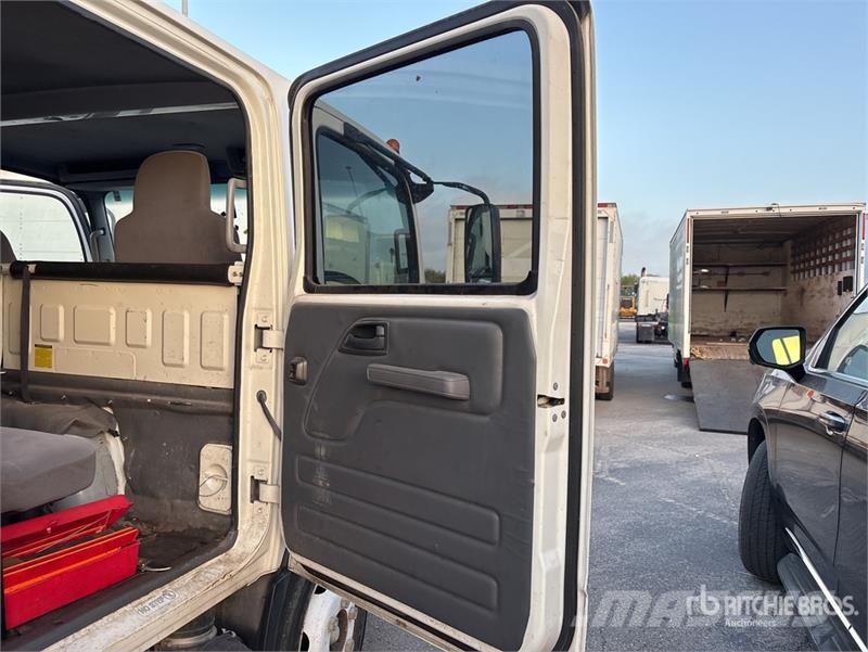 Isuzu NPR HD 4x2 Van Truck Box trucks