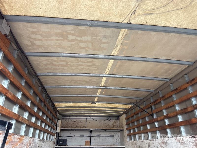 Isuzu NPR HD 4x2 Van Truck Camiones con caja de remolque