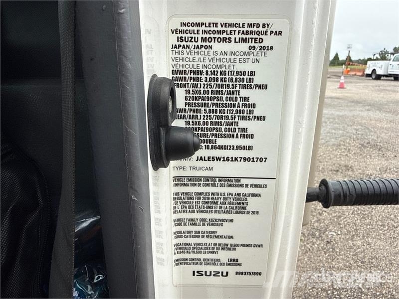 Isuzu NQR Tovornjaki zabojniki