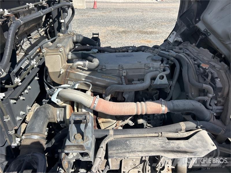 Isuzu NQR Pometalni stroji