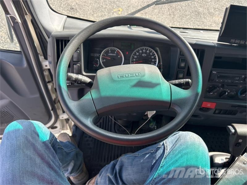 Isuzu NQR Pometalni stroji