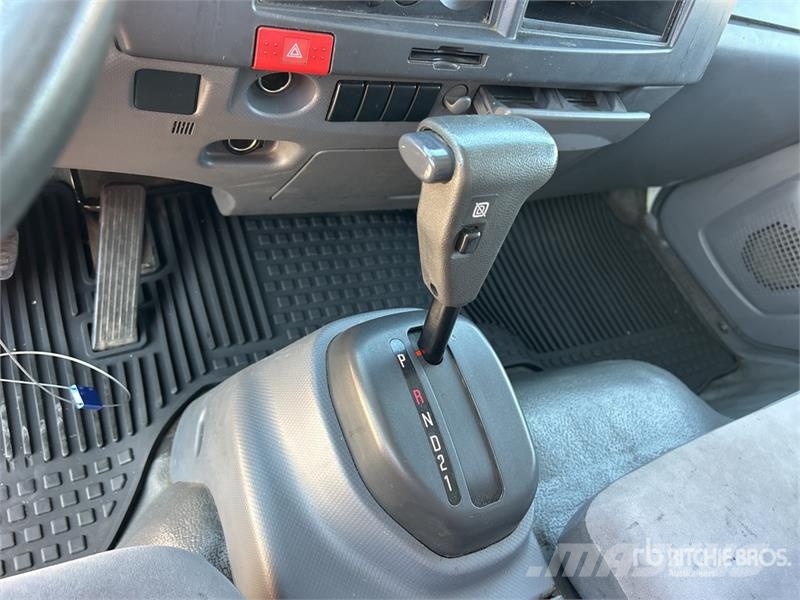 Isuzu NQR Caminhões com temperatura controlada