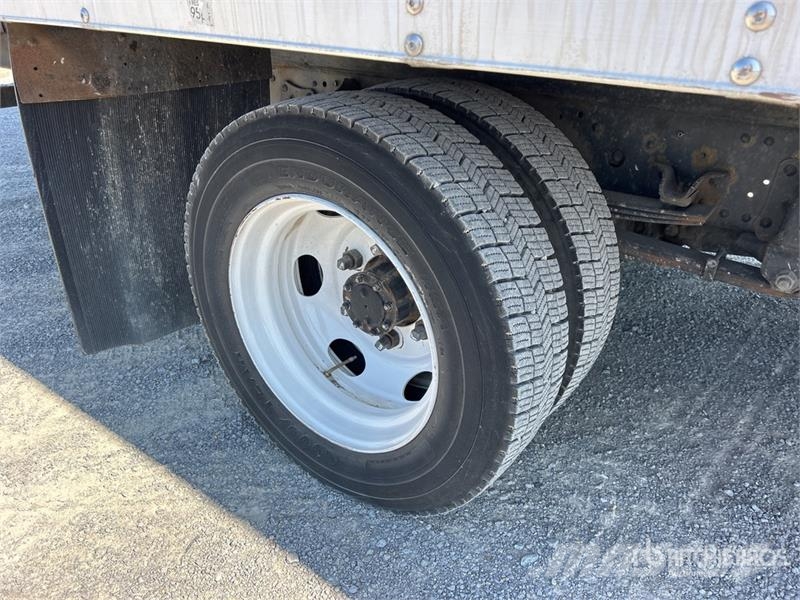 Isuzu NQR Caminhões com temperatura controlada