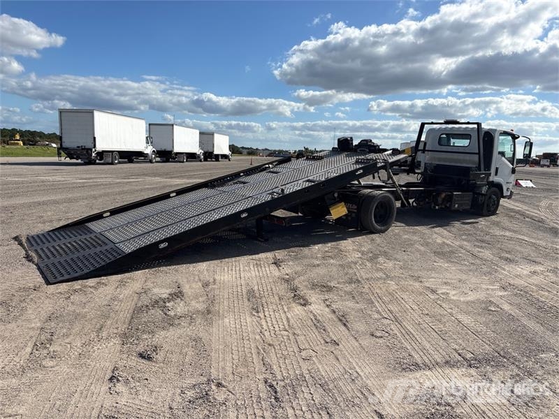 Isuzu NQR Evakuators ar manipulatoru