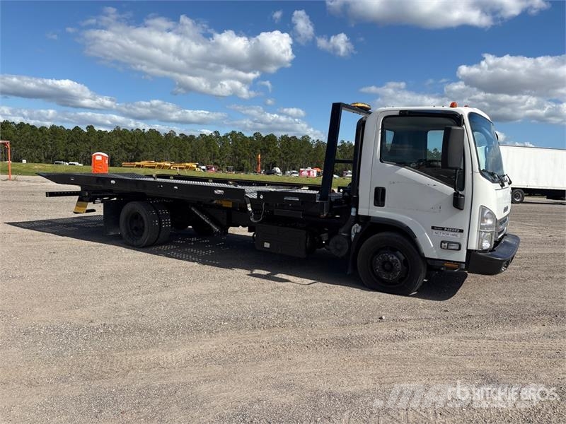 Isuzu NQR Evakuators ar manipulatoru