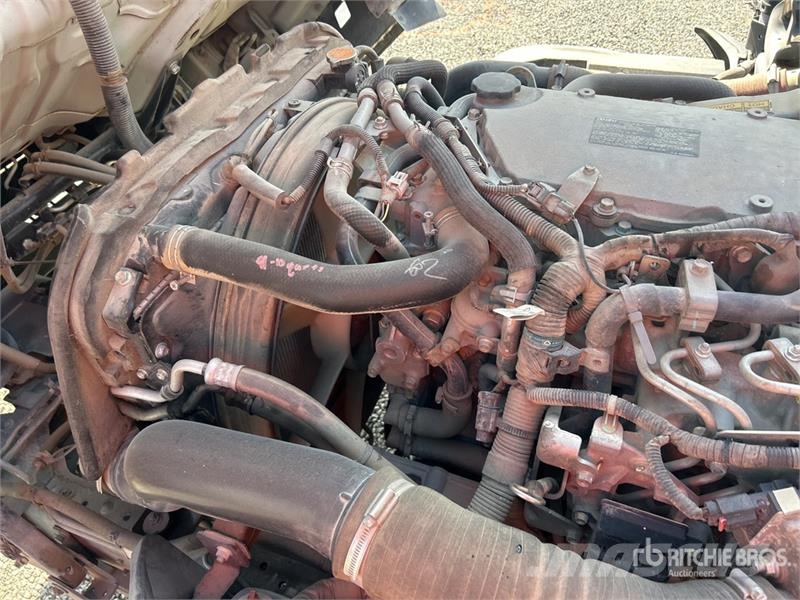 Isuzu NQR Pometalni stroji
