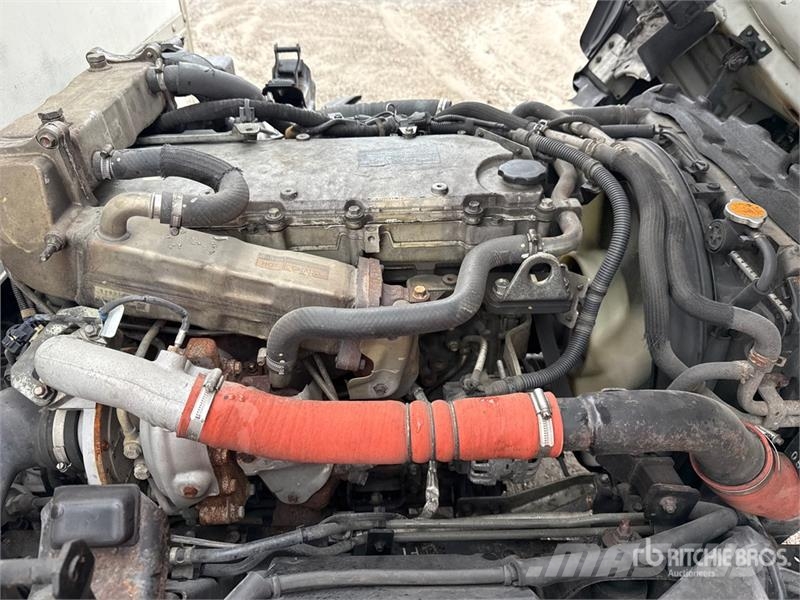 Isuzu NQR Tovornjaki zabojniki
