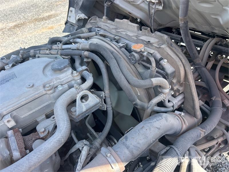 Isuzu NQR Pometalni stroji