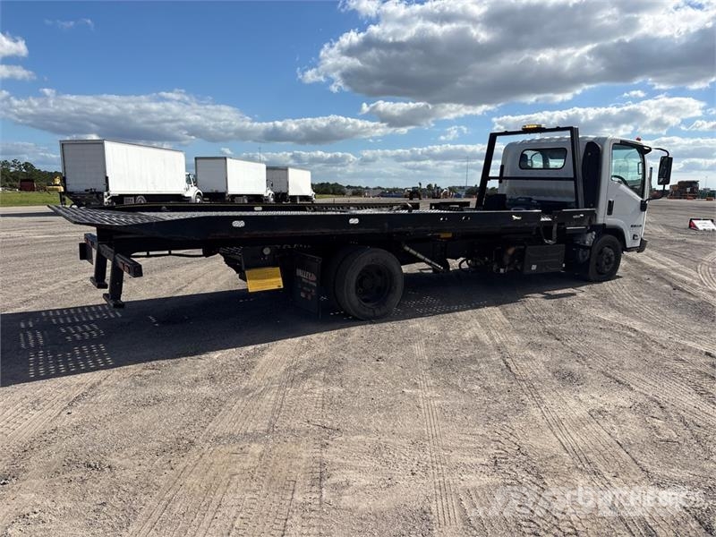 Isuzu NQR Evakuators ar manipulatoru