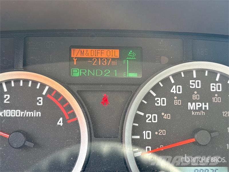 Isuzu NQR Evakuators ar manipulatoru