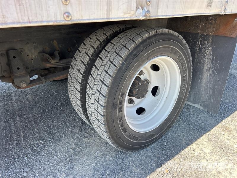 Isuzu NQR Caminhões com temperatura controlada