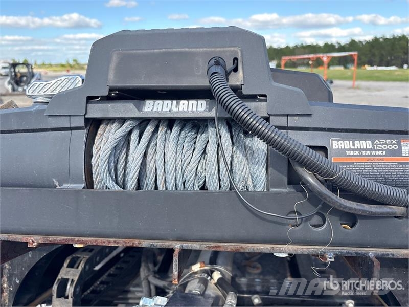 Isuzu NQR Evakuators ar manipulatoru