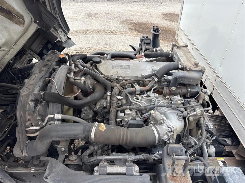 Isuzu NQR شاحنات ذات هيكل صندوقي