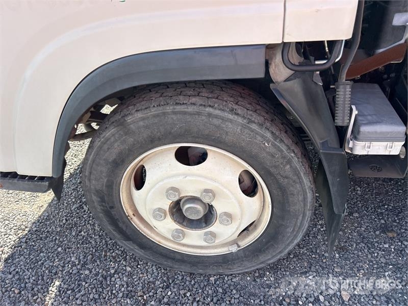 Isuzu NQR Pometalni stroji