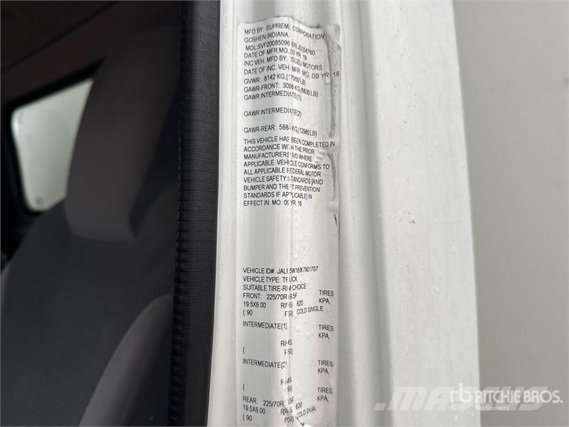 Isuzu NQR Tovornjaki zabojniki