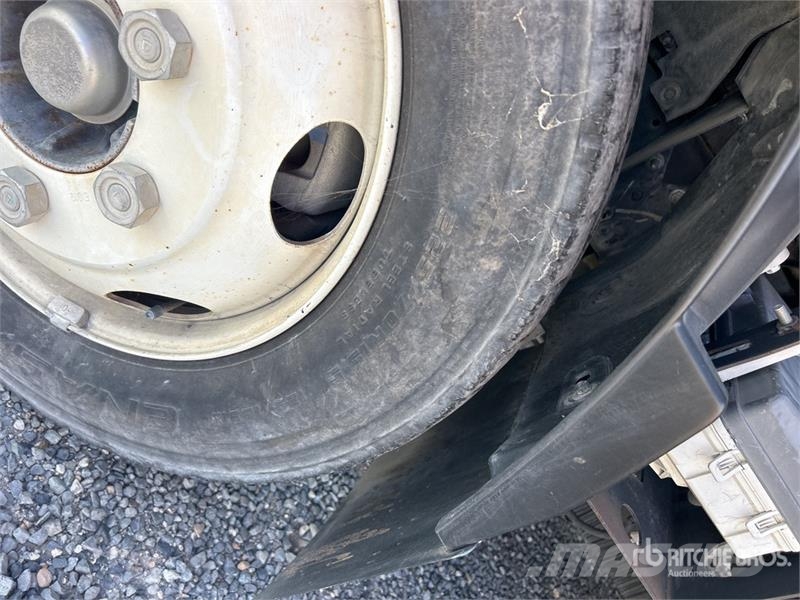 Isuzu NQR Pometalni stroji