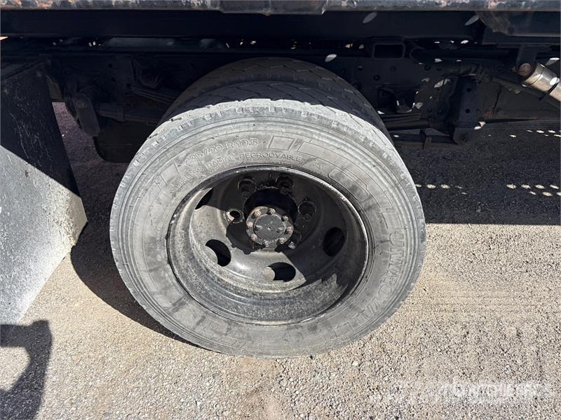Isuzu NQR Evakuators ar manipulatoru