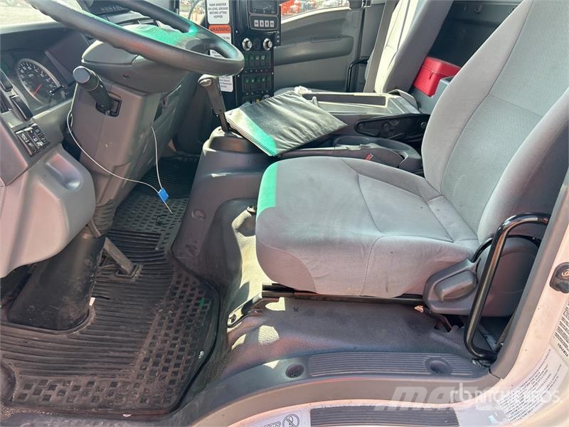 Isuzu NQR Pometalni stroji