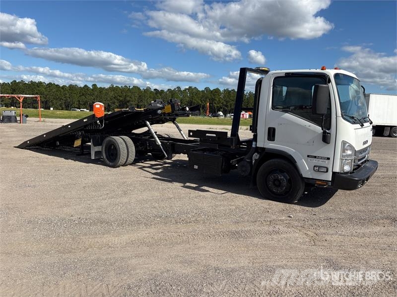 Isuzu NQR Evakuators ar manipulatoru