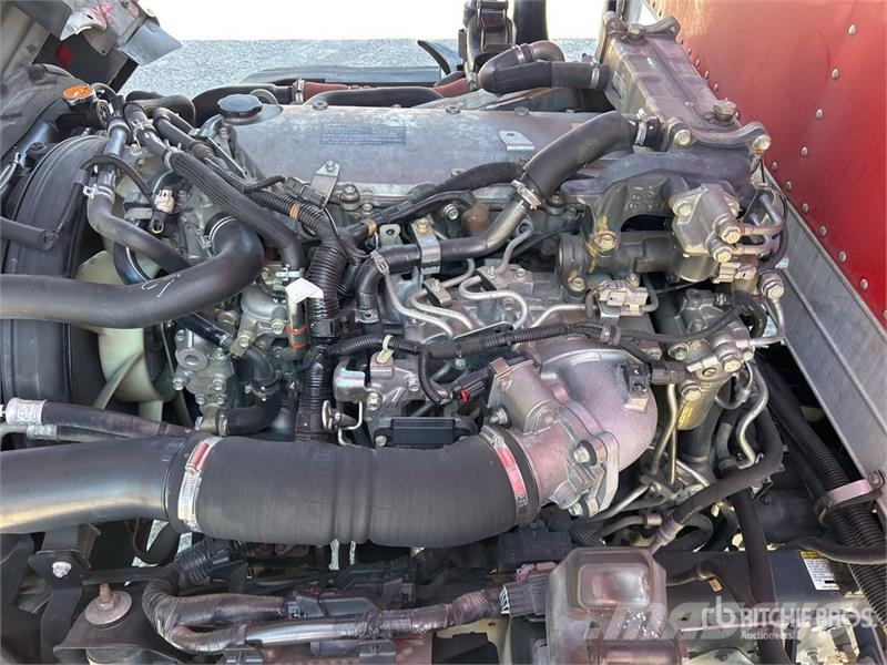 Isuzu NQR Caminhões com temperatura controlada