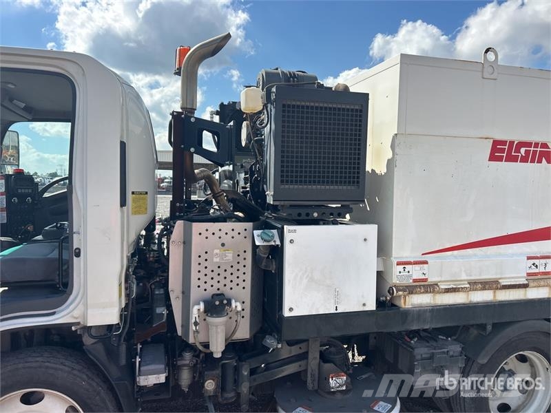 Isuzu NQR Pometalni stroji