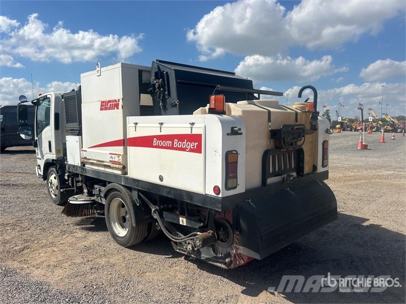 Isuzu NQR Pometalni stroji