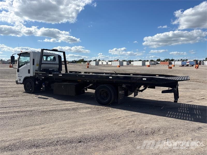 Isuzu NQR Evakuators ar manipulatoru