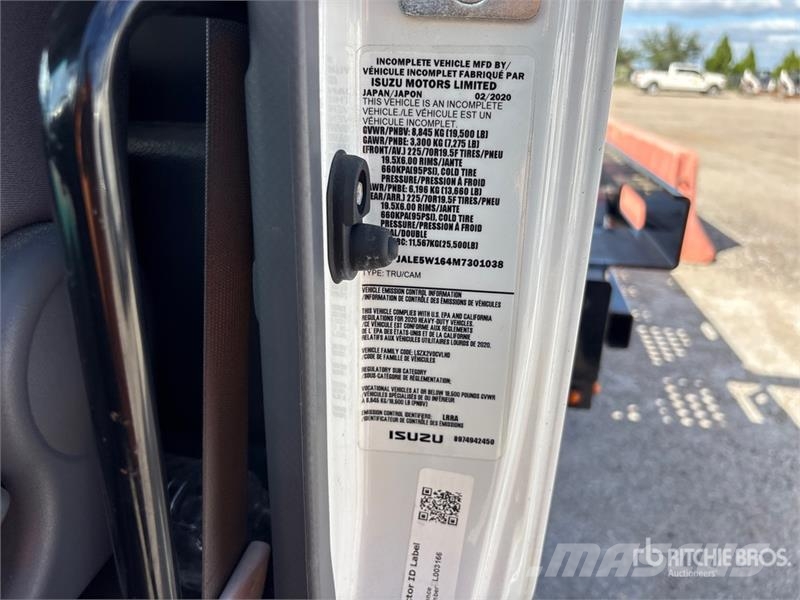 Isuzu NQR Evakuators ar manipulatoru