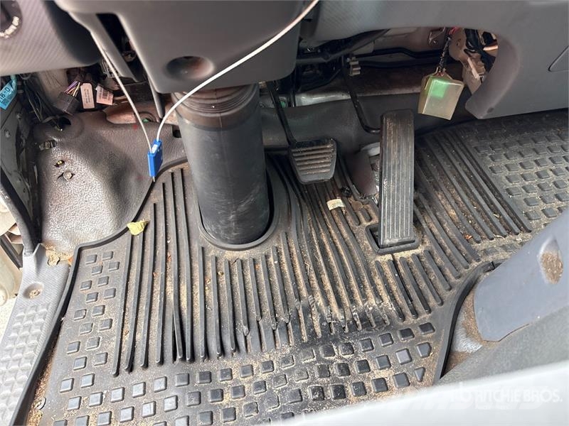 Isuzu NQR شاحنات ذات هيكل صندوقي