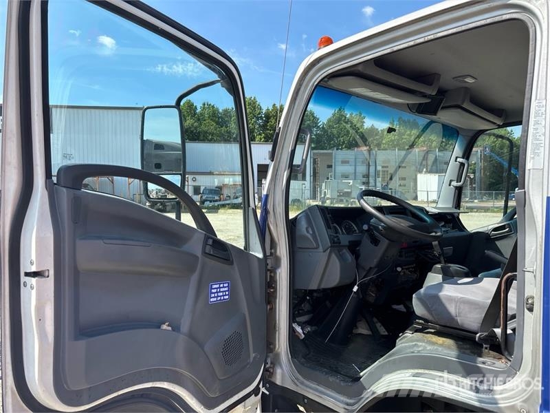 Isuzu NRR Italszállító tehergépkocsik