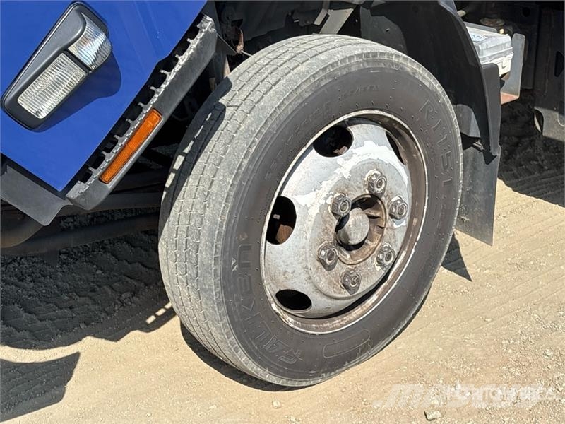Isuzu NRR Italszállító tehergépkocsik