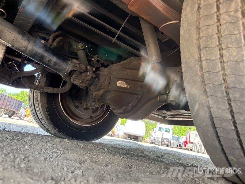 Isuzu NRR Italszállító tehergépkocsik