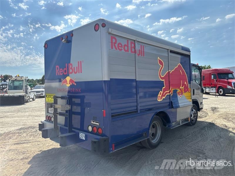 Isuzu NRR Gėrimų tiekimo sunkvežimiai