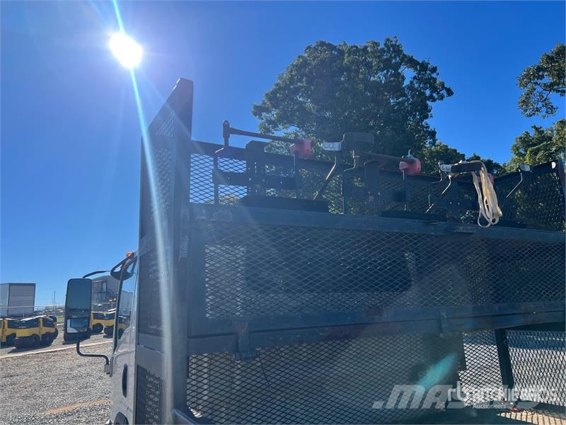  Izusu NPR HD 4x2 Crew Cab Landscape Truck 其他貨車