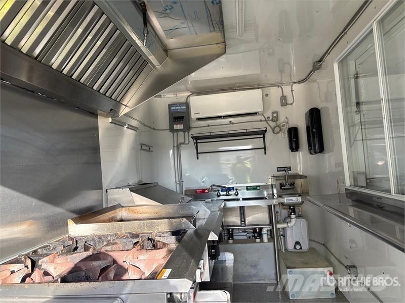 J.C. 6X12SA 12 ft S/A Food Concession Trailer Ostale prikolice