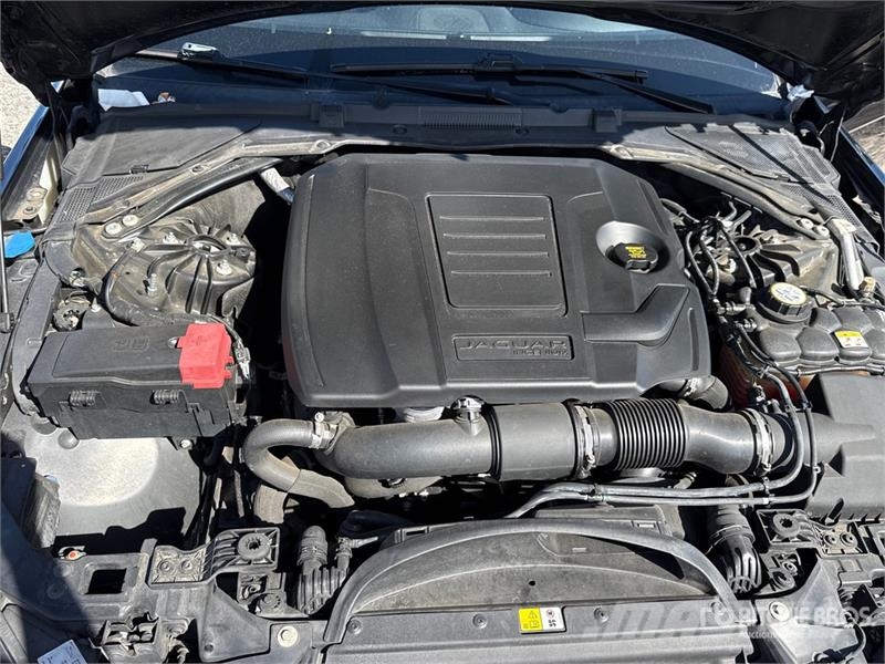 Jaguar XE 25t Automobile 자동차