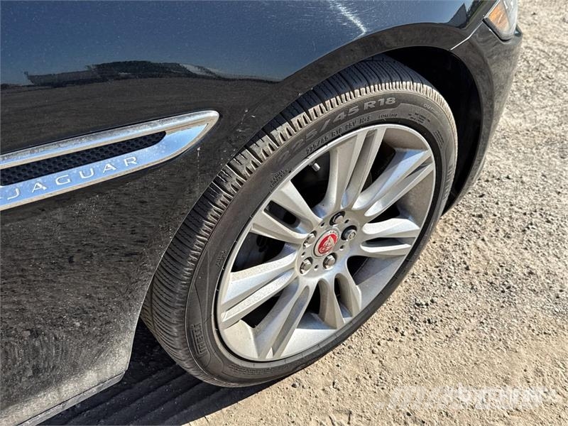 Jaguar XE 25t Automobile 자동차