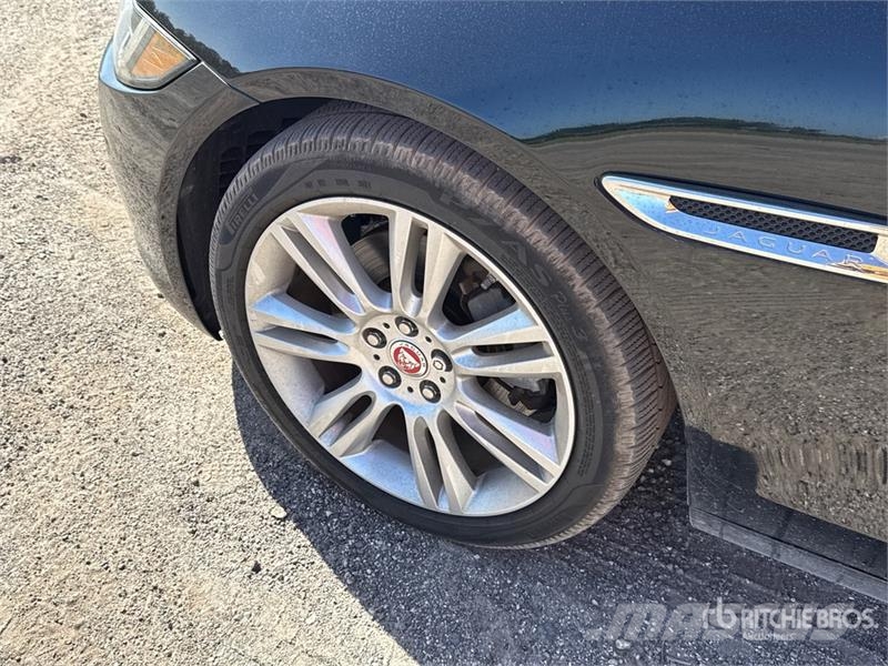 Jaguar XE 25t Automobile 자동차